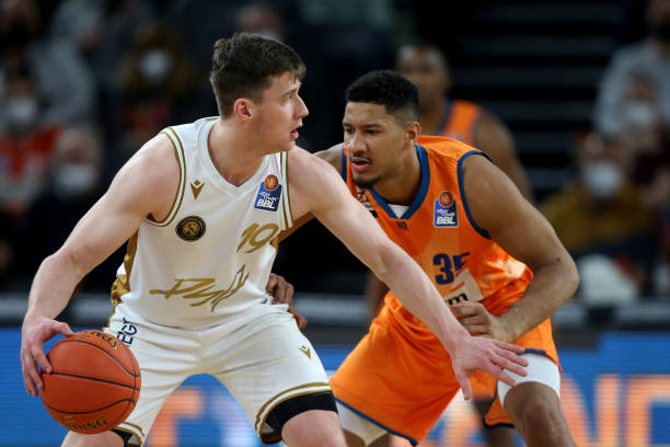 安东尼奥及 安东尼奥及