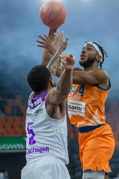 姆巴佩的身 姆巴佩的身